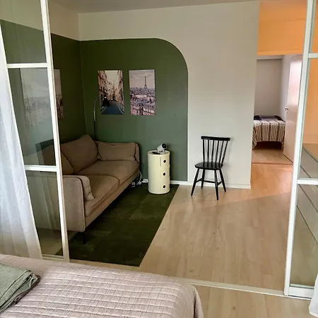Apartment Beautiful Minimalist Next To The Train Station *